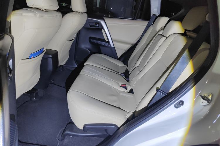 Used Toyota RAV4 2013 2.0L CVT Two-Wheel Drive Urban Edition
