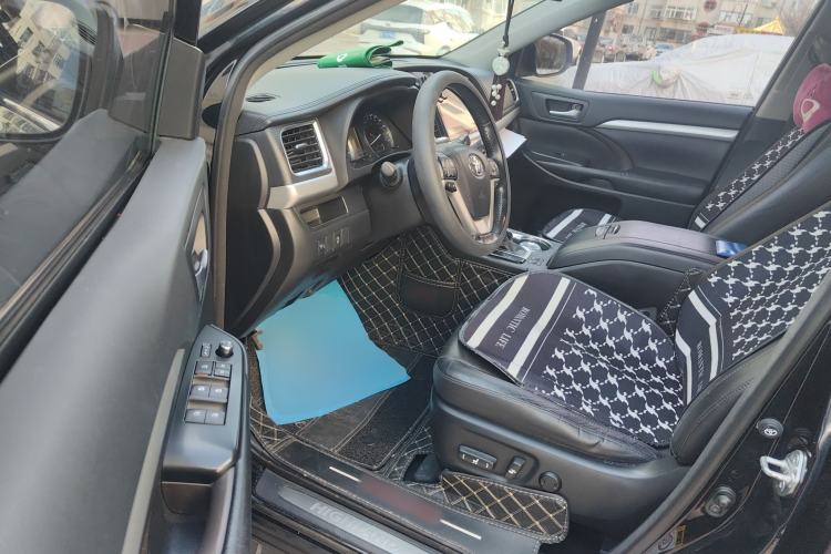 Used Toyota Highlander 2017 2.0T Four-Wheel Drive Luxury Edition 7 Seats