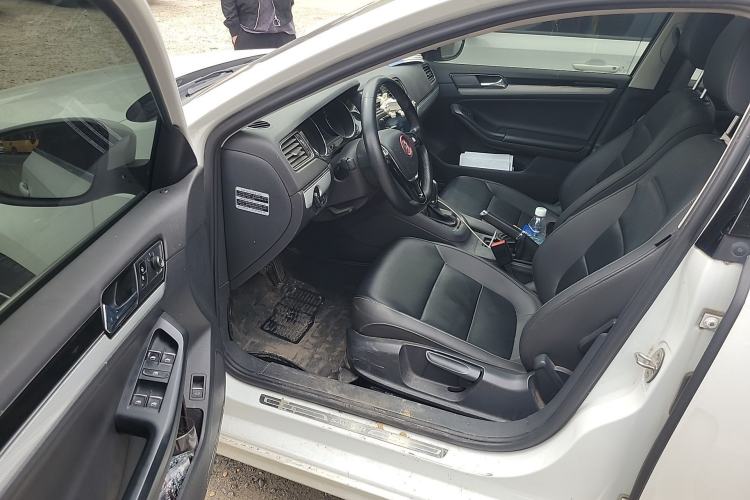 Used Volkswagen Sagitar 2017 230TSI Automatic Comfort Version Driver Seat