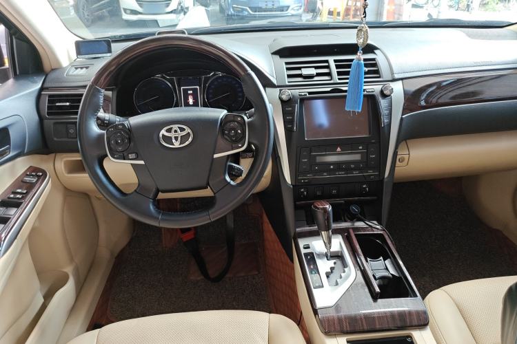 Used Toyota Camry 2015 Dual-Engine 2.5 HG Luxury Navigation Edition Center Console