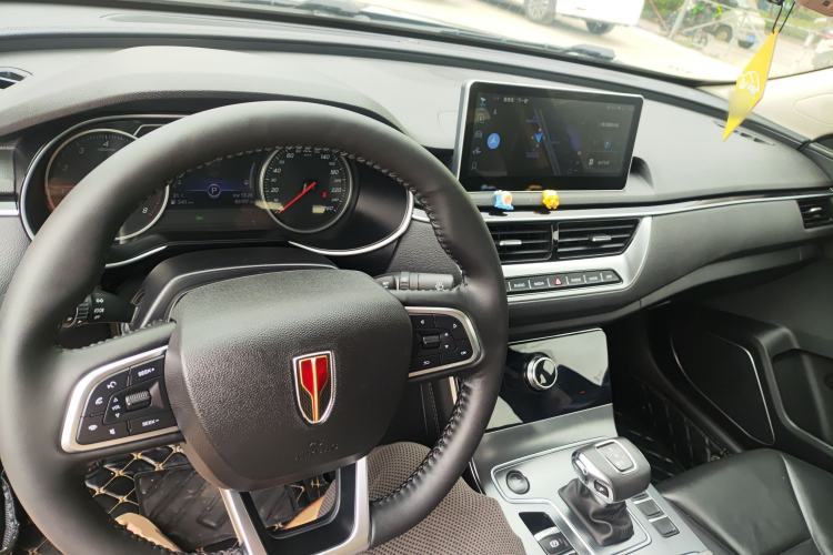 Used Hongqi H5 2022 Classic Model Facelift 1.8T Automatic Smart Connect Flagship Edition Center Console