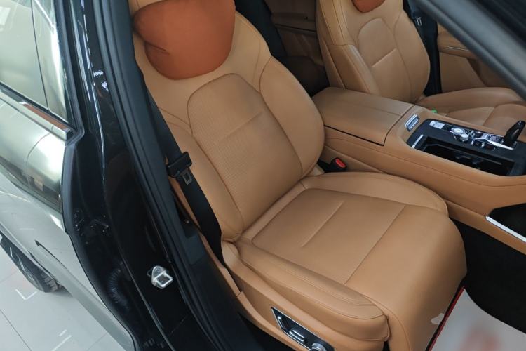 Used Lynk & Co 09 EM-P 2025 2.0TD EM-P Four-Wheel Drive Max Five Seats
