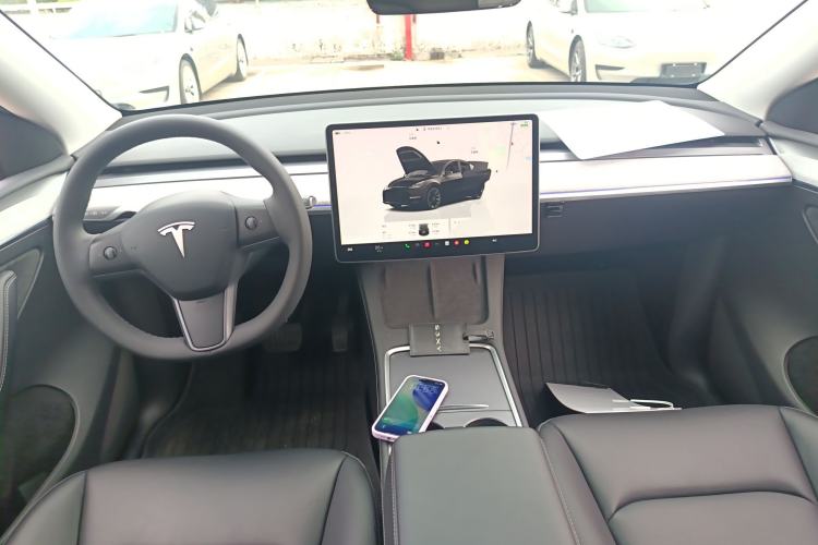 Used Tesla Model Y 2023 Rear-Wheel-Drive Version Center Console