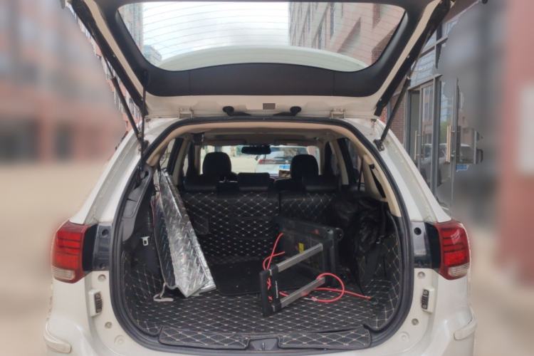 Used Mitsubishi Outlander 2016 2.4L 4x4 Luxury Edition 7-Seater Trunk