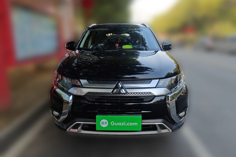Used Mitsubishi Outlander 2019 2.4L 4x4 Zhi Xiang Edition 5 Seats China V Emission Standard
