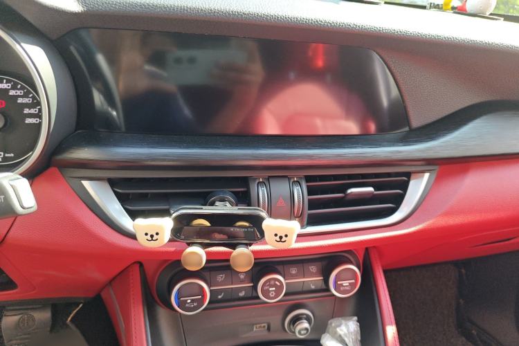 Used Alfa Romeo Stelvio 2017 2.0T 200HP Luxury Edition
