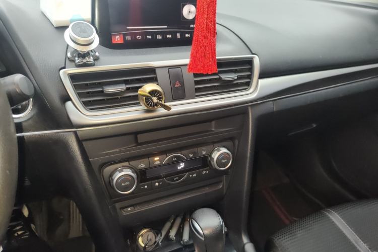 Used Mazda 3 Axela 2017 Sedan 1.5L Automatic Luxury Model Emission Standard China V
