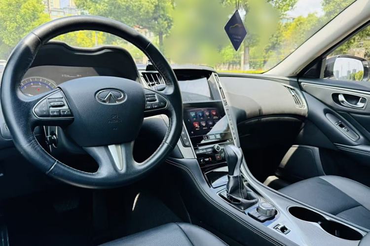 Used Infiniti Q50 2014 3.7L Comfort Edition Interior 2