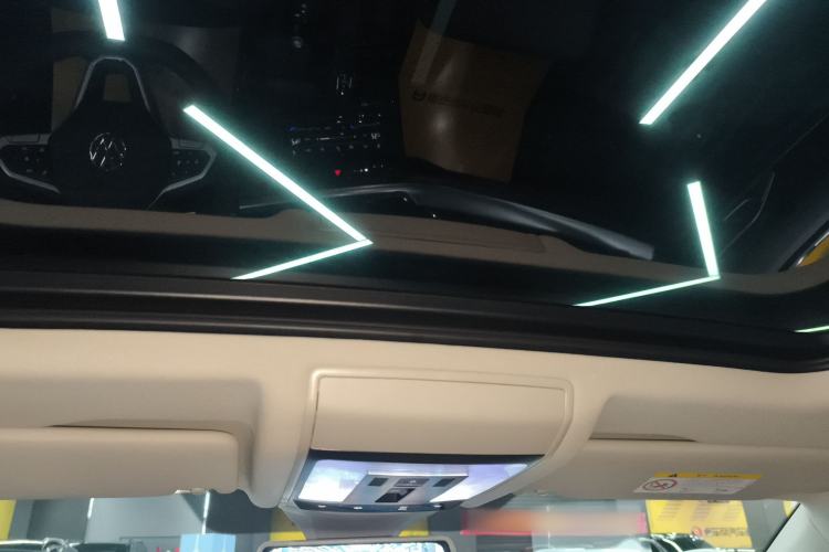 Used Volkswagen Passat 2025 Outstanding Model 380TSI Starry Dragon Glorious Edition
