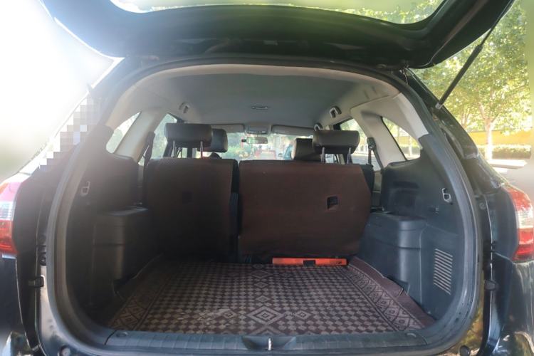 Used JMC Yusheng S350 2013 2.4T Automatic 2WD Diesel Luxury Edition 5 Seats
