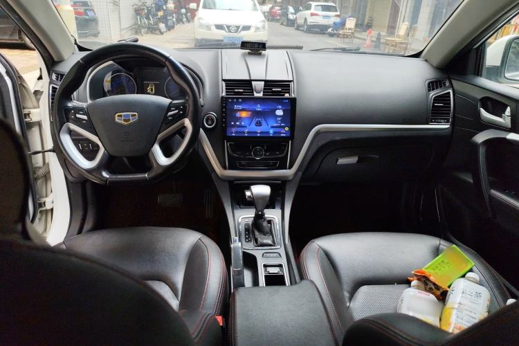 Used Geely Auto Emgrand 2015 Sedan 1.5L CVT Upward Version Center Console