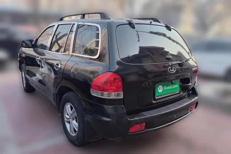 Used Huatai Santa Fe Classic 2012 2.0L Gasoline Manual Two-Wheel Drive with Sunroof
