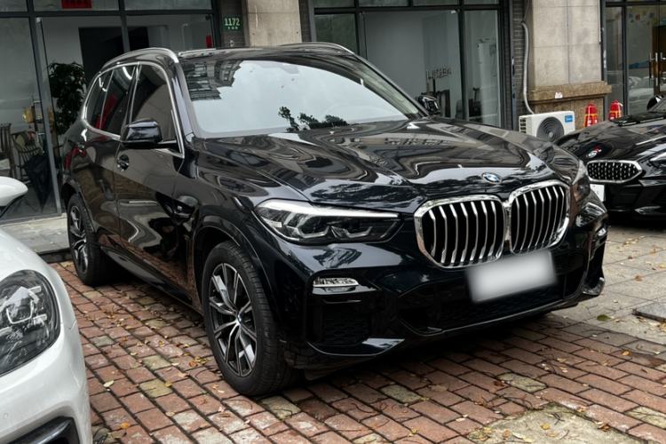 Used BMW X5 2021 xDrive30i M Sport Package Exterior 2