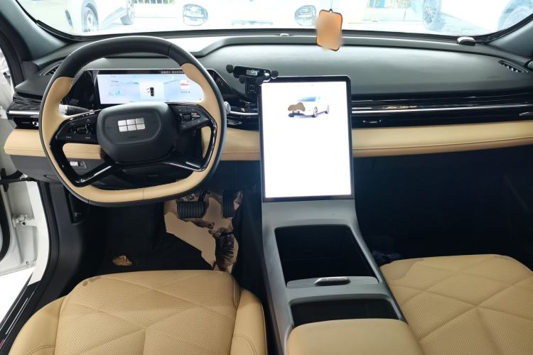 Used Geely Galaxy L6 2024 125km PLUS Dragon Edition Center Console