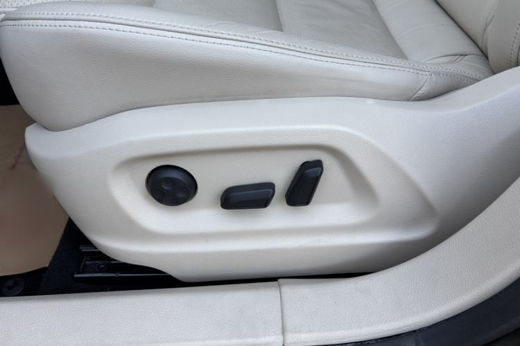 Used Volkswagen Tiguan L 2013 1.8TSI Automatic Two-Wheel Drive Luxury Model