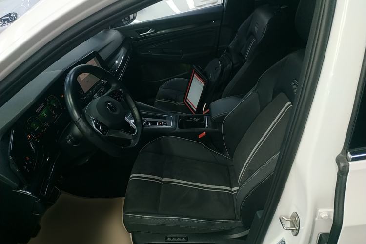 Used Volkswagen Golf 2023 280TSI DSG R-Line Lite Left Front Seat