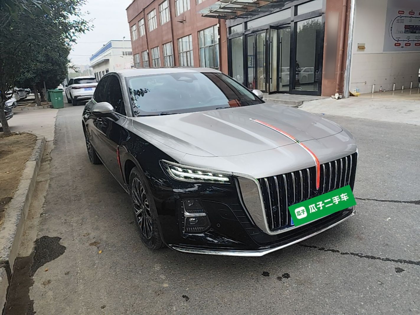 Hongqi H5 2025 2.0T Automatic Flag Edition – 500 000 Units Commemorative Version — снимка 3