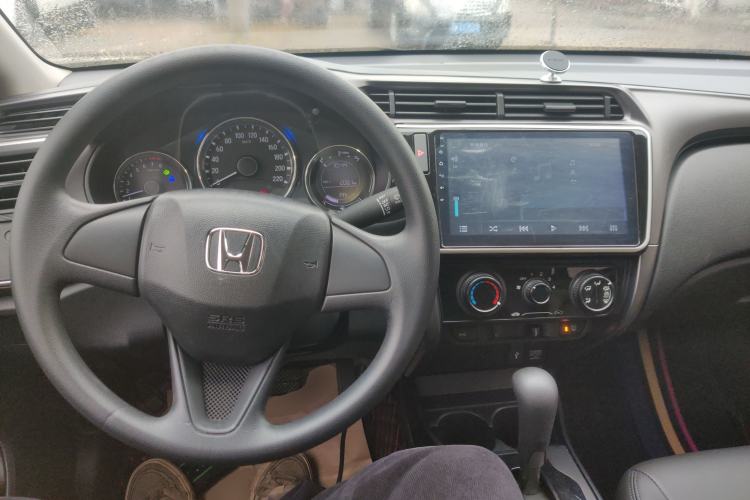 Used Honda City 2018 1.5L CVT Dynamic Edition Center Console