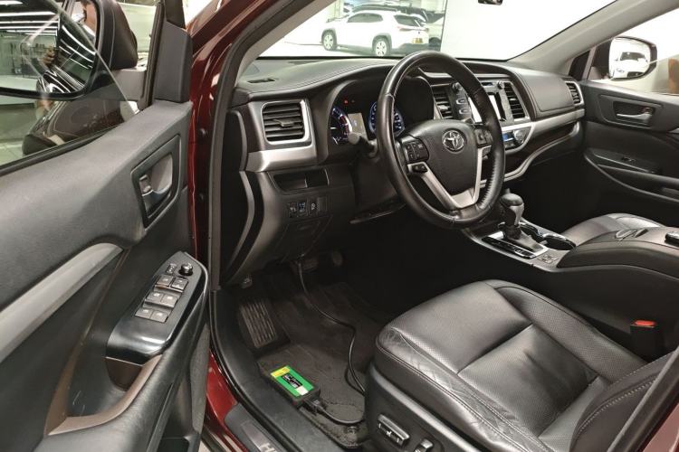 Used Toyota Highlander 2015 2.0T Two-Wheel Drive Luxury Edition 7 Seats
