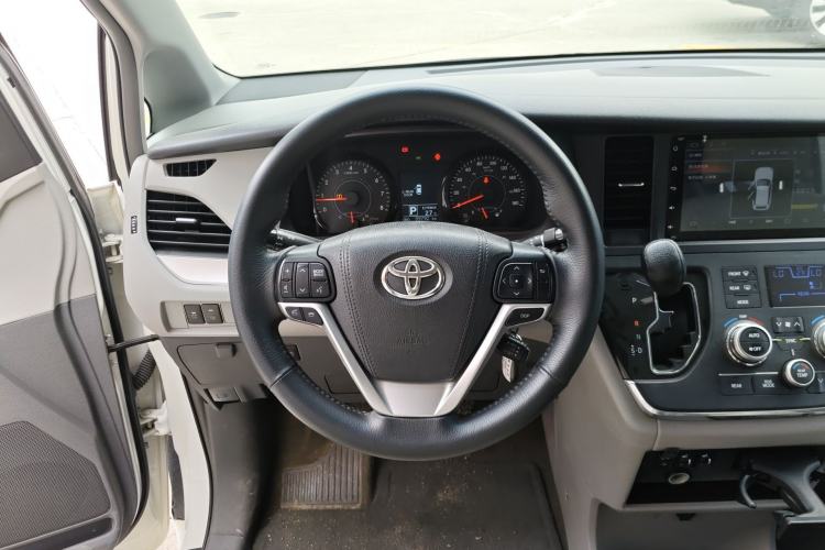 Used Toyota SIENNA  Steering Wheel