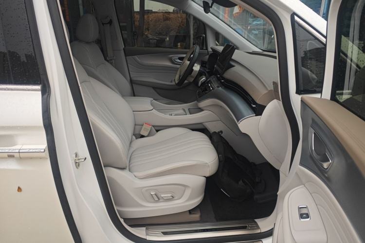 Used Roewe iMAX8 New Energy 2025 1.5T DMH Lu Zun Deluxe Edition Right Front Seat