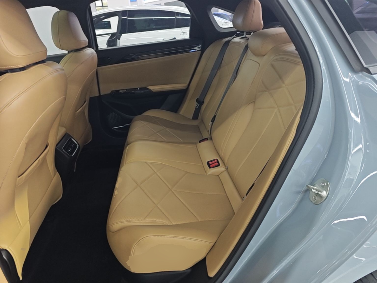 Geely Galaxy L6 2023 125km PLUS — снимка 20