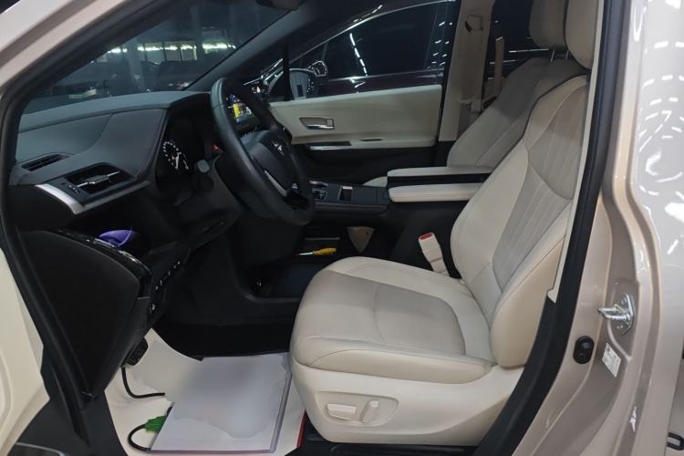 Used Toyota Sienna 2024 2.5L Hybrid Prestige Deluxe Edition