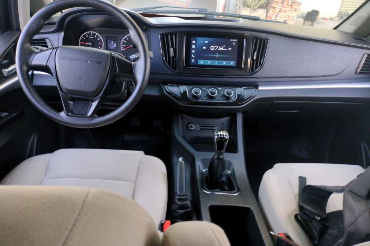 Used FORTHING Lingzhi 2023 M5L 1.6L Base Model 7 Seats
