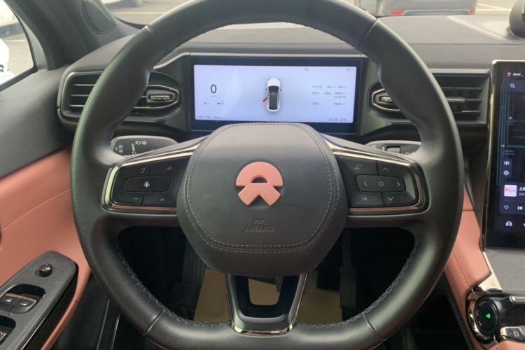 Used Nio EC6 2020 605 km Sport Edition Steering Wheel