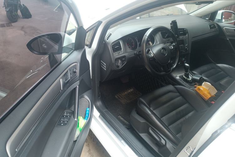 Used Volkswagen Golf 2014 1.4TSI Automatic Luxury Model Driver Seat