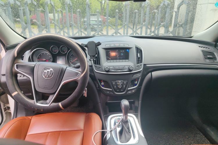 Used Buick Regal 2015 1.6T Leading Technology Model Center Console