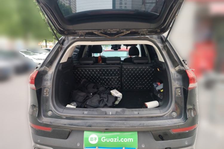 Used Haval H6 2017 Red Label 2.0T Automatic Two-Wheel Drive ZhiShang Model Trunk