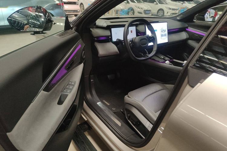 Used Lynk & Co 08 EM-P 2023 220km All-Wheel-Drive Performance Halo