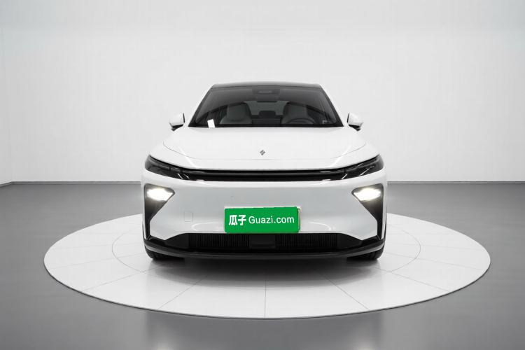 Used Livan 7 2024 450km Executive Version Front