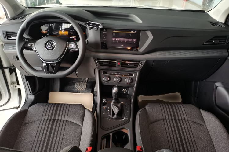 Used Volkswagen Tharu 2022 280TSI Two-Wheel Drive Trend Edition Center Console