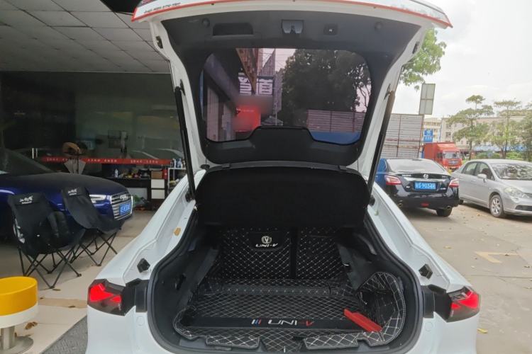 Used CHANGAN UNI-V 2023 1.5T Prestige Model