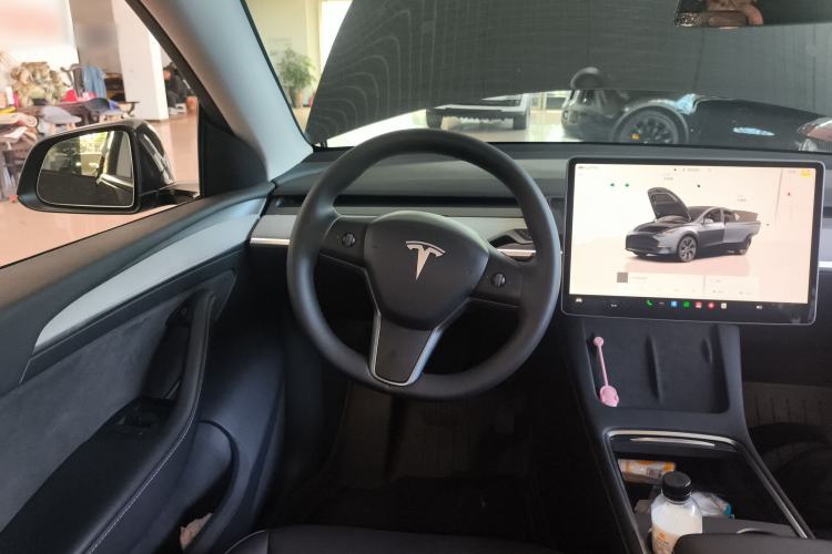 Used Tesla Model Y 2024 Long-Range All-Wheel-Drive Version