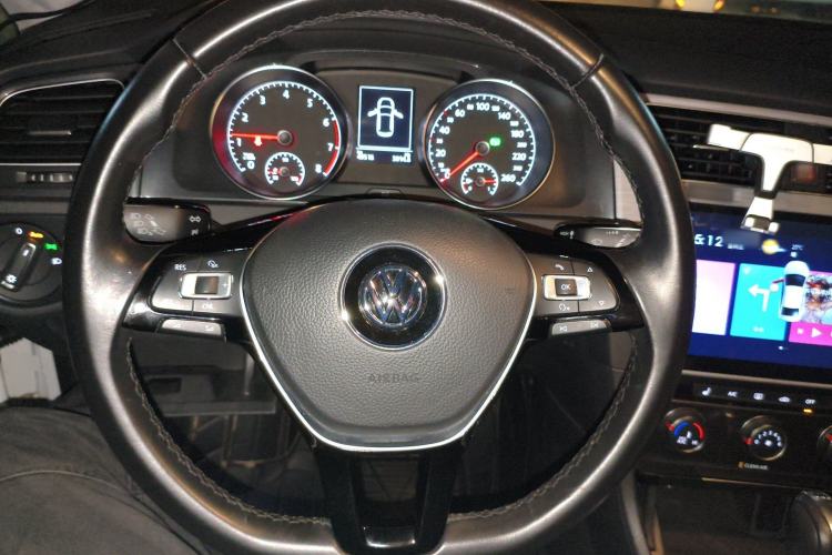 Used Volkswagen Golf 2018 230TSI Automatic Luxury Version
