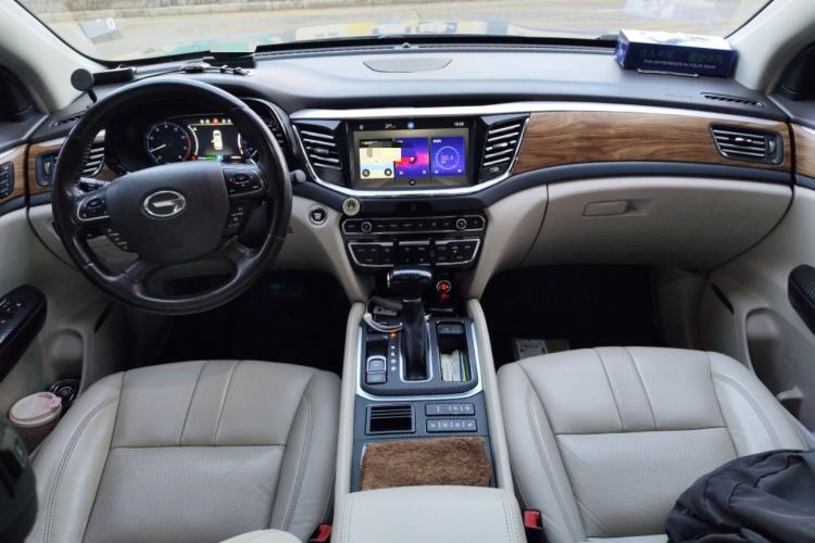 Used GAC Trumpchi GS8 2017 320T Two-Wheel Drive Luxury Smart Connectivity Version (7 Seats)