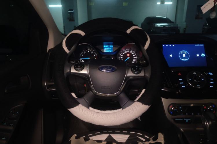 Used Ford Focus 2012 Sedan 1.6L Automatic Fashion Edition Steering Wheel