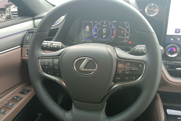 Used Lexus ES 2025 200 Premium Edition