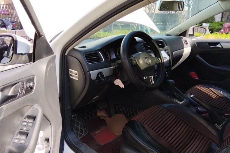 Used Volkswagen Sagitar 2012 1.4TSI Automatic Luxury Edition Driver Seat