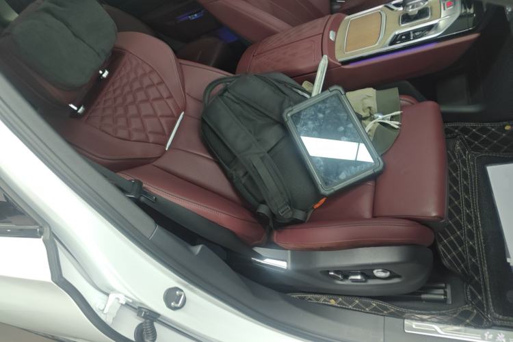 Used Hongqi E-HS9 2022 660 km Range Flagway Edition Six Seats