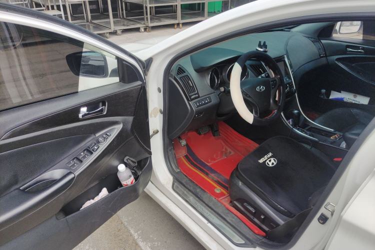 Used Hyundai Sonata 2011 2.0L Automatic Luxury Edition
