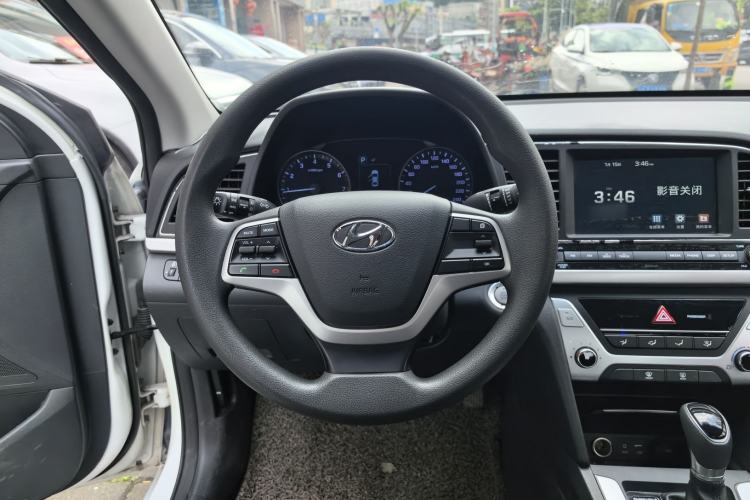 Used Hyundai Elantra (6th Generation / Lingdong) 2018 1.6L Automatic 15th Anniversary Special Edition Steering Wheel
