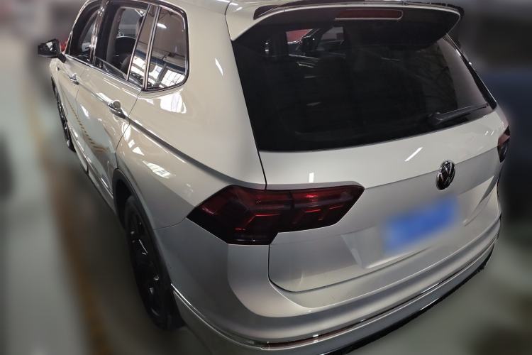 Used Volkswagen Tiguan L 2023 330TSI Automatic Two-Wheel Drive R-Line Enjoyment Edition
