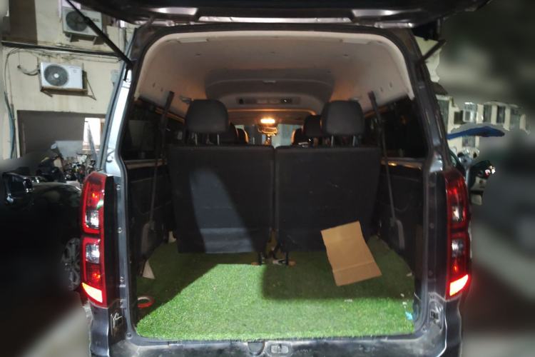 Used Jinbei Gold Hiace 2021 1.5L Passenger Van Travel Lion 7-Seater
