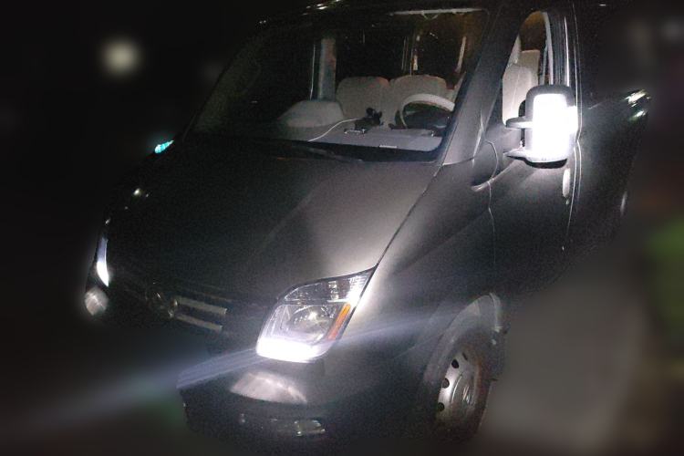 Used SAIC MAXUS Xintu V80 2019 2.5T Classic Model 6-Speed Manual – Aoyuntong Short Wheelbase Ultra-Low Roof 5/6 Seats