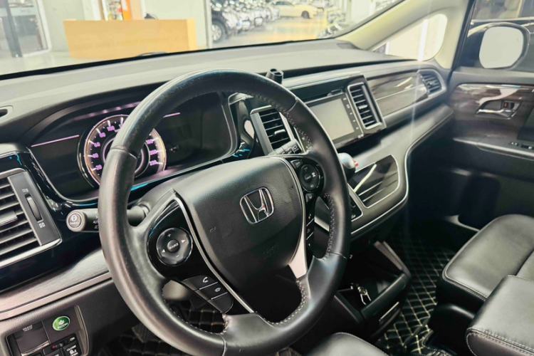 Used Honda Elysion 2016 2.4L Supreme Edition Steering Wheel