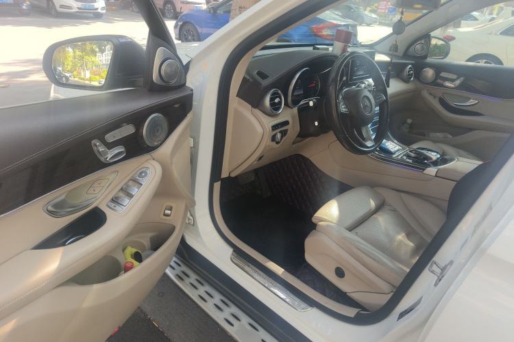 Used Mercedes-Benz GLC 2016 GLC 260 4MATIC Luxury Model
